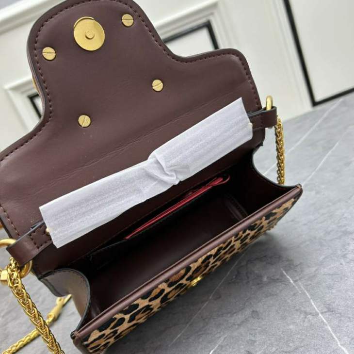 Picture of Valentino Handbags _SKUfw150233449fw